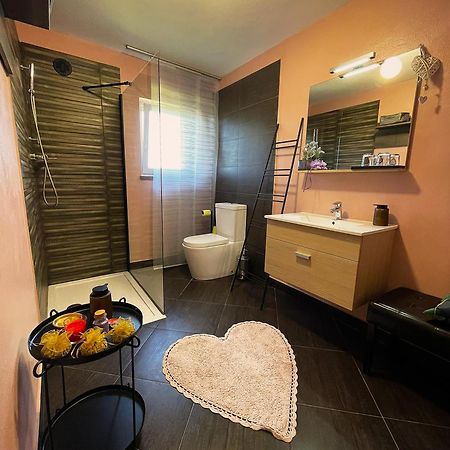 Apartma sobe Pulec Dobrovo Exterior foto