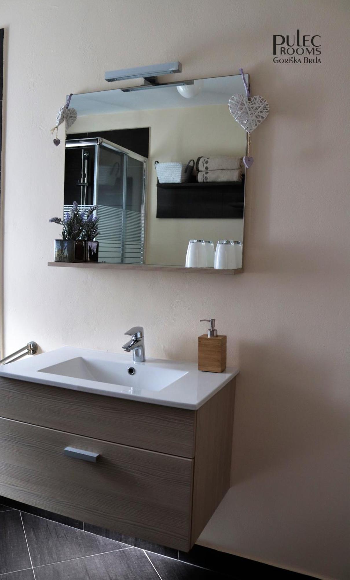 Apartma sobe Pulec Dobrovo Exterior foto