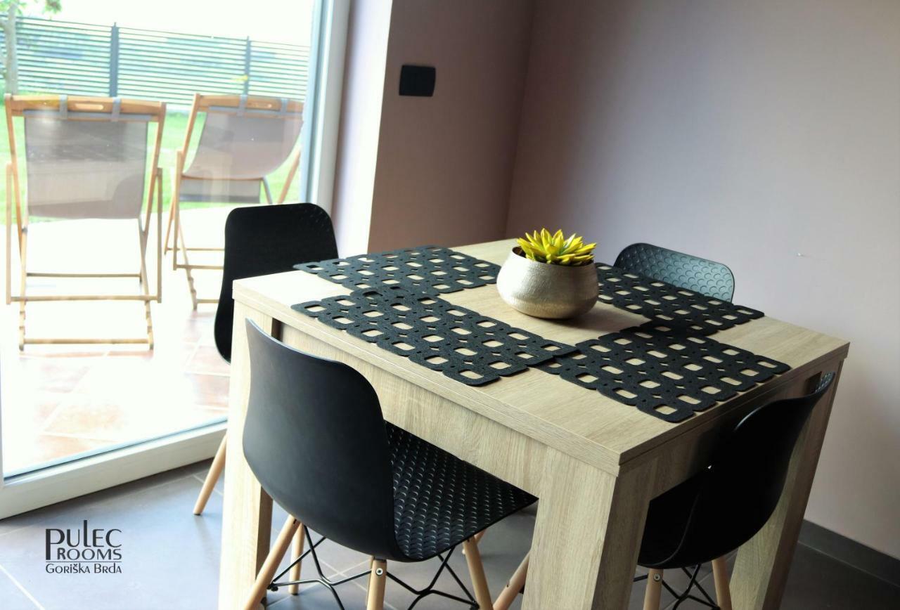 Apartma sobe Pulec Dobrovo Exterior foto